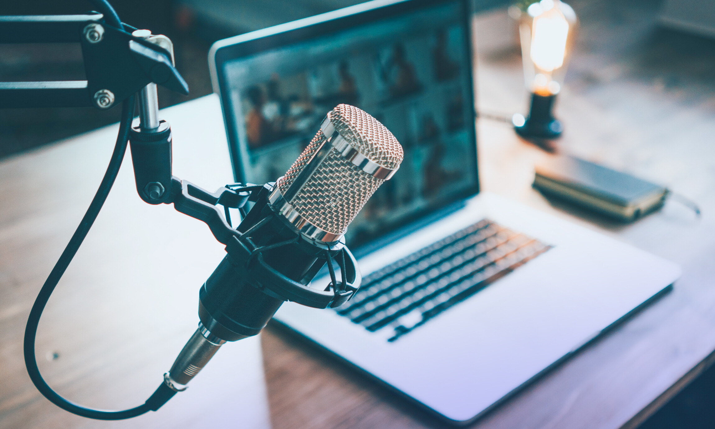 CommerceTomorrow podcast about the transformation of B2B business strategy with composable commerce