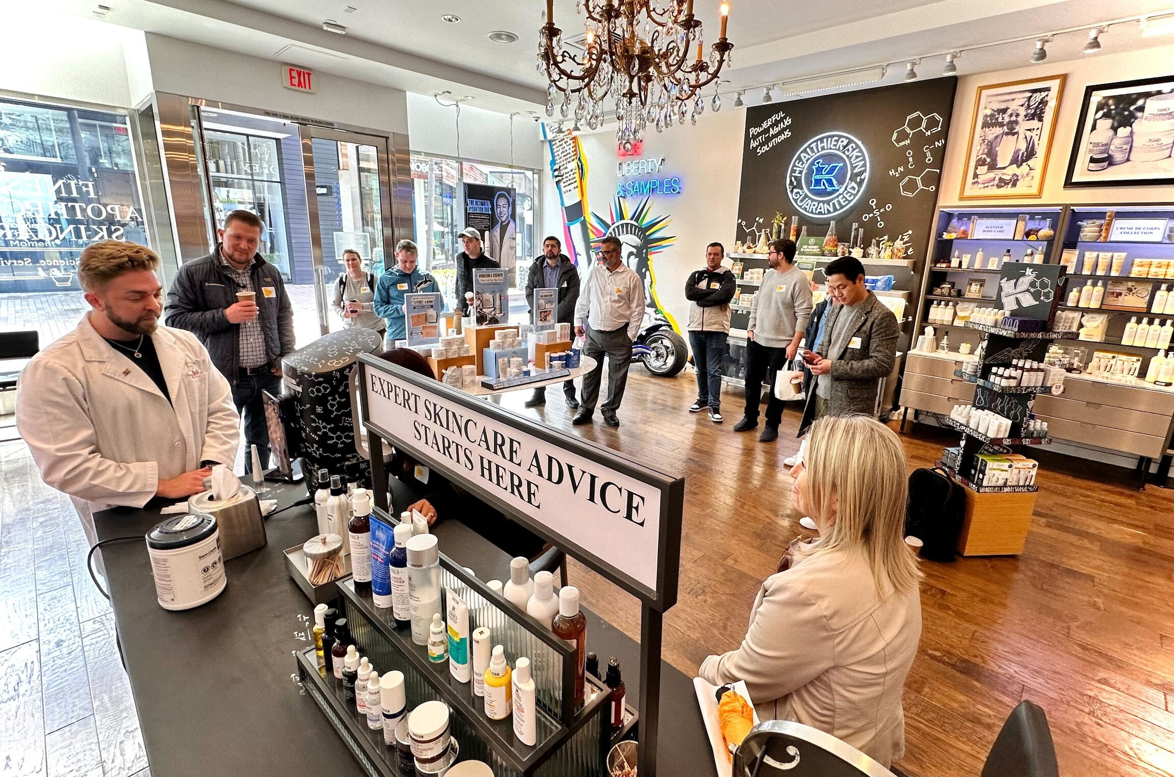Kiehl’s customer representative